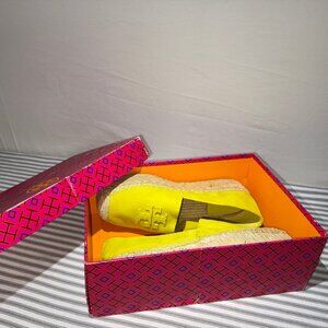 Authentic Tory Burch Yellow Platform Espadrilles w/ Logo – Women’s Designer.
